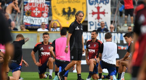 Head coach of Pisa Filippo Inzaghi during warmup during AC Pisa vs Brescia Calcio, Italian soccer Serie B match in Pisa, Italy, September 21 2024 PUBLICATIONxNOTxINxITA Copyright: xGabrielexMasotti/IPAxSportx/xipax/xx IPA_49907667 IPA_Agency_IPA49907667