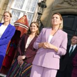 epa11570775 Danish Prime Minister Mette Frederiksen (C) speaks during the presentation of the new ministers in front of Frederik VIII's Palace, one of the four palaces of Amalienborg, in Copenhagen, Denmark, 29 August 2024. (L-R) Minister for Digitisation Caroline Stage Olsen, European Minister Marie Bjerre, Danish Prime Minister Mette Frederiksen, Tax Minister Rasmus Stoklund, Social and Housing Minister Sophie Haestorp Andersen, Minister for Green Tripartite Jeppe Bruus and Minister for Community Safety and Preparedness Torsten Schack Pedersen.  EPA/MADS CLAUS RASMUSSEN  DENMARK OUT