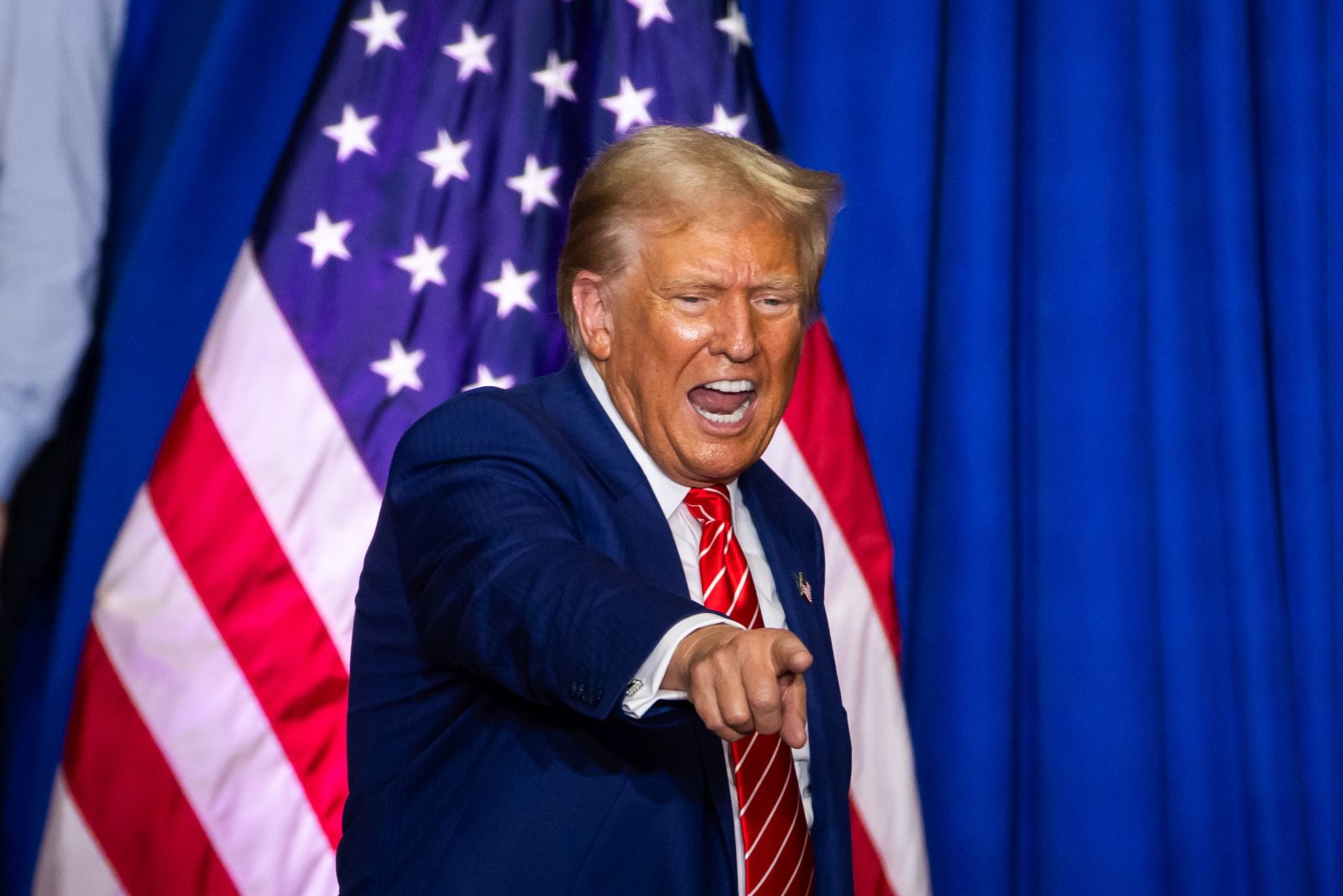 epa11574469 Former US President and current Republican presidential nominee Donald Trump speaks at a campaign rally in Johnstown, Pennsylvania, USA, 30 August 2024. Trump spoke about energy development in the battleground state, as well as vice president and Democratic presidential nominee Kamala Harris’s stance on fracking.  EPA/JIM LO SCALZO