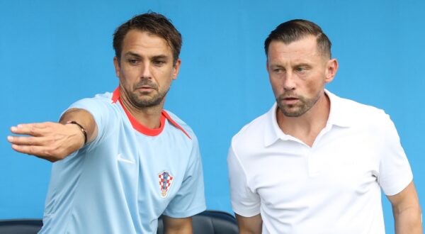 Zagreb, 05.09.2024. - Utakmica kvalifikacija za nogometno EP U-21 reprezentacija Hrvatska - Farski Otoci. Na fotografiji  Niko Kranjčar, Ivica Olić. foto HINA/ Admir BULJUBAŠIĆ/ tm