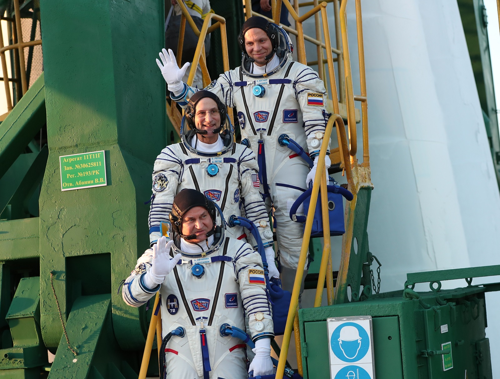 epa11598591 The International Space Station (ISS) crew members NASA astronaut Don Pettit, Roscosmos cosmonauts Alexey Ovchinin and Ivan Vagner board the Soyuz MS-26 spacecraft for the launch at the Baikonur cosmodrome, Kazakhstan, 11 September 2024. Crew members Roscosmos cosmonauts Alexey Ovchinin, Ivan Vagner and NASA astronaut Don Pettit are scheduled to launch on the Soyuz MS-26 to the International Space Station (ISS) on 11 September 2024.  EPA/PAVEL MIKHEYEV / POOL