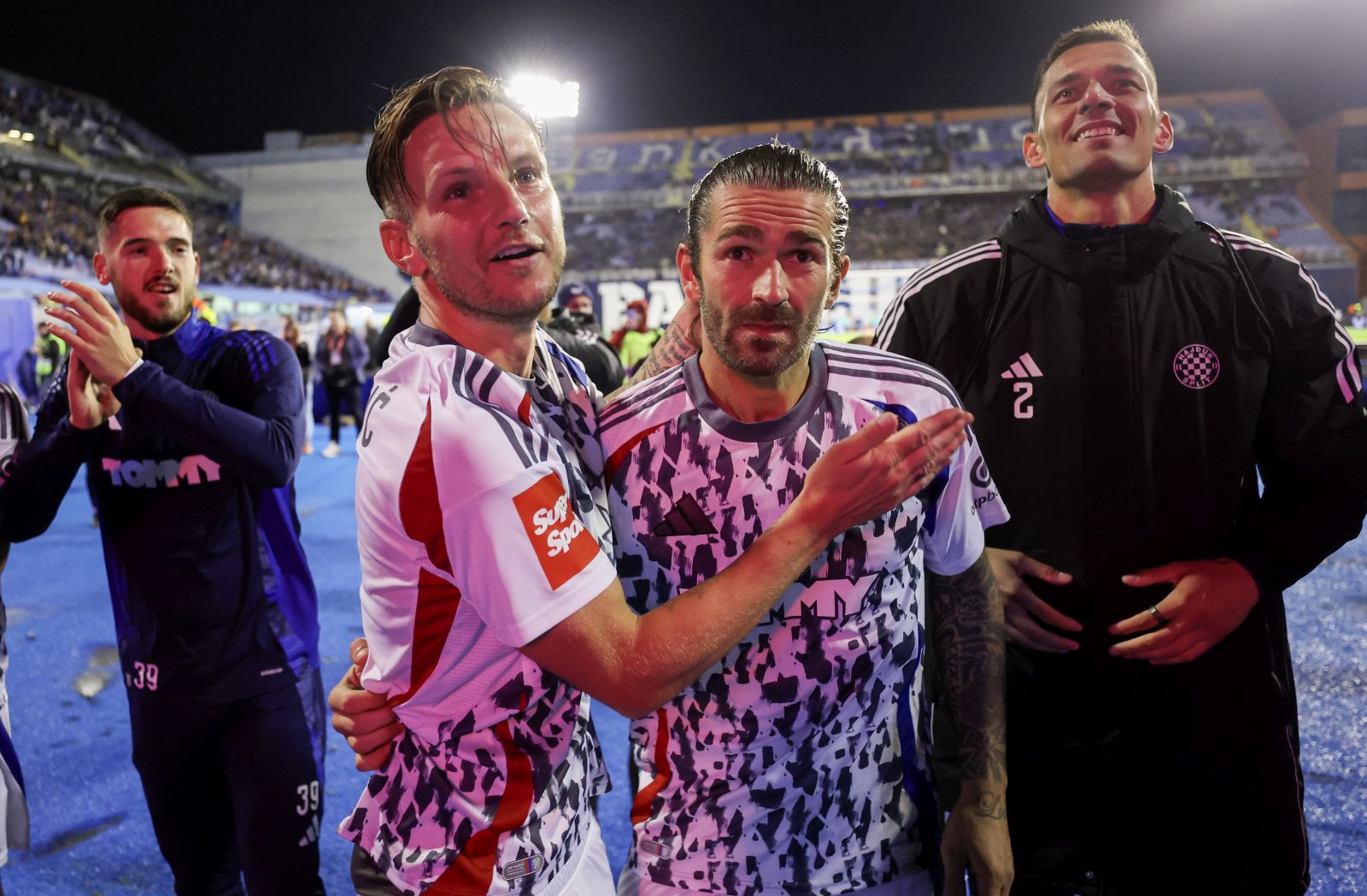 Zagreb, 13.09.2024 - Utakmica 6. kola Prve HNL između GNK Dinama i HNK Hajduka. Na slici igrači Hajduka Ivan Rakitić, Marko Livaja slave pobjedu od 0-1.
foto HINA/ Damir SENČAR/ ds