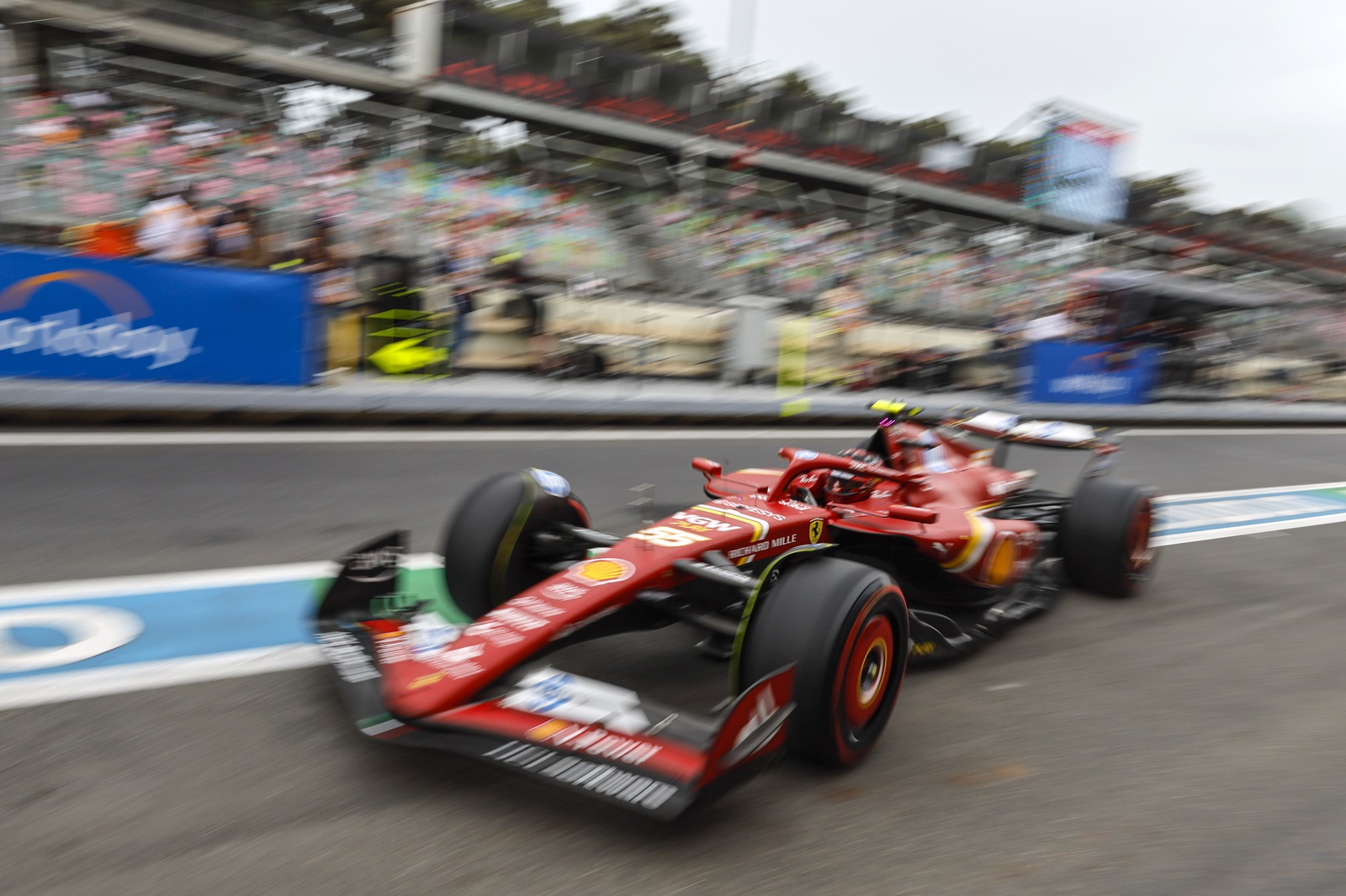 epa11603291 Spanish driver Carlos Sainz Jr of Scuderia Ferrari races at the third practice session of the 2024 Formula One Grand Prix of Azerbaijan, at the Baku City Circuit in Baku, Azerbaijan, 14 September 2024. The Formula One Grand Prix of Azerbaijan will take place on 15 September 2024.  EPA/YURI KOCHETKOV