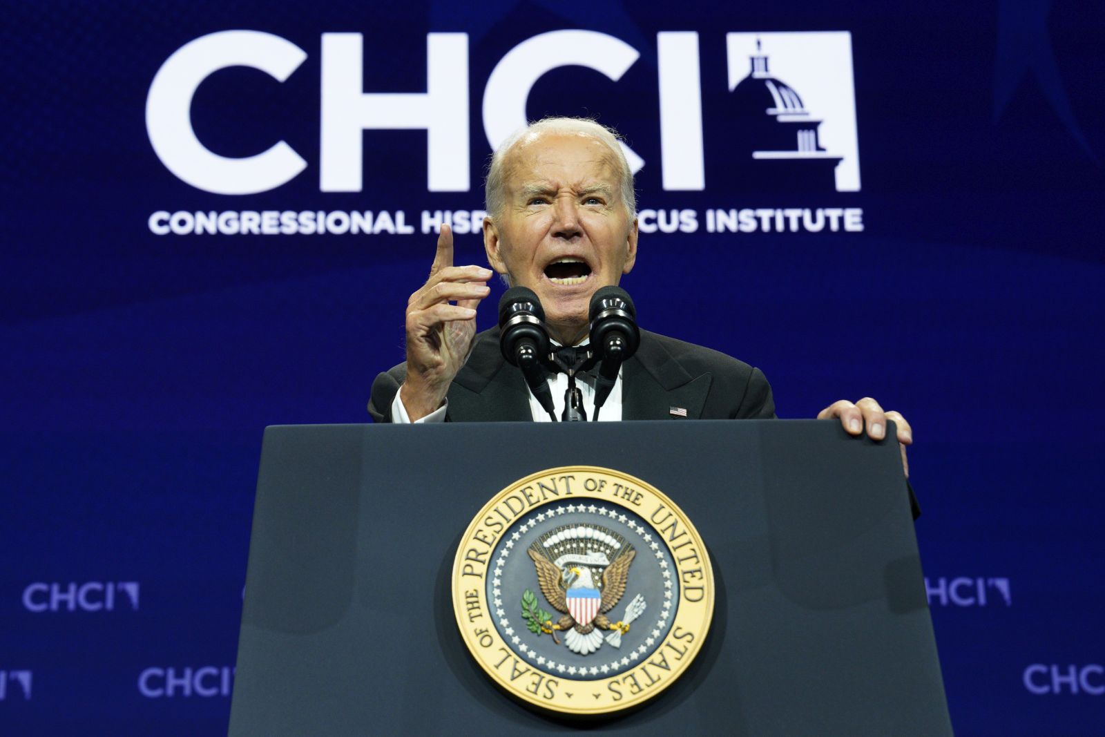 epa11614953 US President Joe Biden delivers remarks at the Congressional Hispanic Caucus Institute 47th Annual Awards Gala in Washington, DC, USA, 19 September 2024.  EPA/Yuri Gripas / POOL