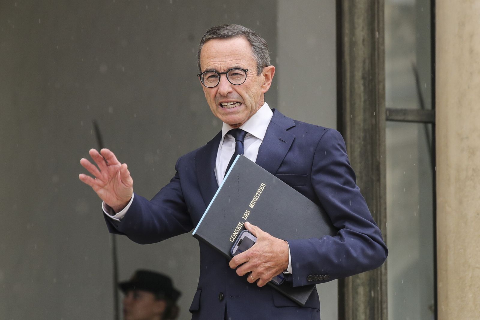 epa11620880 Newly appointed French Interior Minister Bruno Retailleau arrives at the Elysee palace for the first new cabinet meeting in Paris, France, 23 September 2024. The new government of new French Prime Minister Michel Barnier was announced on 21 September.  EPA/Teresa Suarez