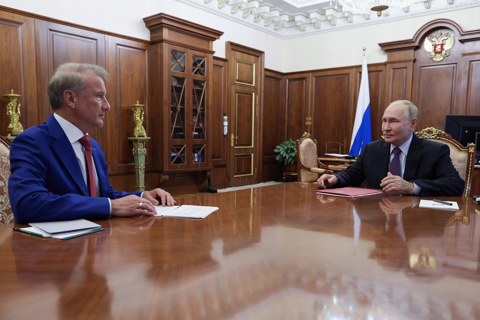 epa11622318 Russian President Vladimir Putin (R) speaks with Sberbank CEO and Chairman of the Executive Board Herman Gref during their meeting at the Kremlin in Moscow, Russia, 24 September 2024.  EPA/ALEXANDER KAZAKOV/SPUTNIK/KREMLIN POOL MANDATORY CREDIT