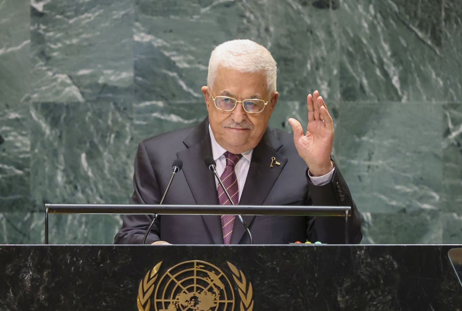 epa11626231 President of the Palestinian Authority, Mahmoud Abbas acknowledges those clapping as he approaches the podium for his address during the General Debate of the 79th session of the United Nations General Assembly at United Nations Headquarters in New York, New York, USA, 26 September 2024. The annual high-level General Debate gathers world leaders from 24 to 28 September, and 30 September under the theme, 'Leaving no one behind: acting together for the advancement of peace, sustainable development and human dignity for present and future generations'.  EPA/SARAH YENESEL