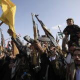 epa11628876 Houthi supporters hold up their weapons as they take part in a protest in solidarity with the Lebanese and Palestinian people in Sana'a, Yemen, 27 September 2024. Yemen's Houthis have claimed responsibility for a missile attack on Isreal on 26 September, according to a statement by Houthi military spokesman Yahya Sarea. The Israeli military said they intercepted a surface-to-surface missile outside of Israeli territory that was launched from Yemen.  EPA/YAHYA ARHAB