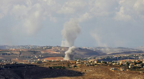 epa11620781 Smoke billows from the site of Israeli airstrikes near Lebanese villages, as seen from Marjaayoun, southern Lebanon, 23 September 2024. According to the Lebanese National News Agency (NNA), Israeli aircraft have reportedly carried out a number of bombings on communities in the Marjayoun district in the Nabatieh Governorate of Lebanon, including Taybeh, Houla, Tallouseh, Kfarkela, Mays al-Jabal, Khiyam and Bani Hayan. The Israeli military urged civilians in areas where Hezbollah operates to leave, saying they launched 'extensive' airstrikes on Hezbollah targets in Lebanon on 23 September 2024. According to Lebanon's Ministry of Health, at least 182 people have been killed and more than 720 others injured following continued Israeli airstrikes on southern Lebanese towns and villages since 23 September morning.  EPA/STRINGER