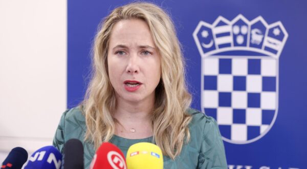 24.09.2024., Zagreb - Na konferenciji za medije odrzanoj u Saboru o temi "Kako omoguciti priustivo stanovanje poreznim rasterecenjima“ govorila je Marija Selak Raspudic. Photo: Patrik Macek/PIXSELL