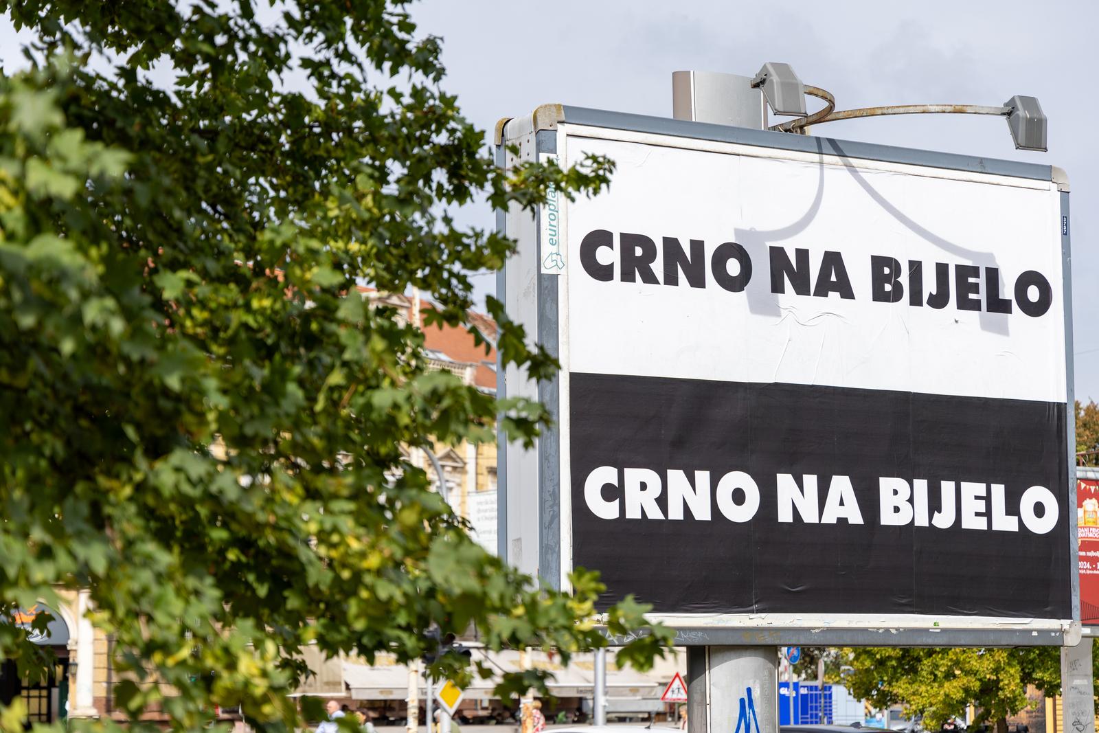 10.09.2024., Osijek - Plakat "Crno na bijelo" kojim Mario Radic najavljuje osnivanje nove stranke. Photo: Borna Jaksic/PIXSELL