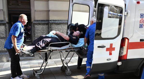 8767824 18.09.2024 Medical workers transport a police officer injured in the shooting outside the headquarters of Russian online retailer Wildberries in Moscow, Russia. The scuffle reportedly began when a group of men, including Vladislav Bakalchuk, the ex-husband of Wildberries founder Tatiana Bakalchuk, attempted to enter the building. The incident follows ongoing tensions surrounding Wildberries after it announced a merger with Russ Group over the summer, forming a new digital trading platform named RWB.,Image: 909453220, License: Rights-managed, Restrictions: Editors' note: THIS IMAGE IS PROVIDED BY RUSSIAN STATE-OWNED AGENCY SPUTNIK., Model Release: no, Credit line: Anton Vylekzhanin / Sputnik / Profimedia