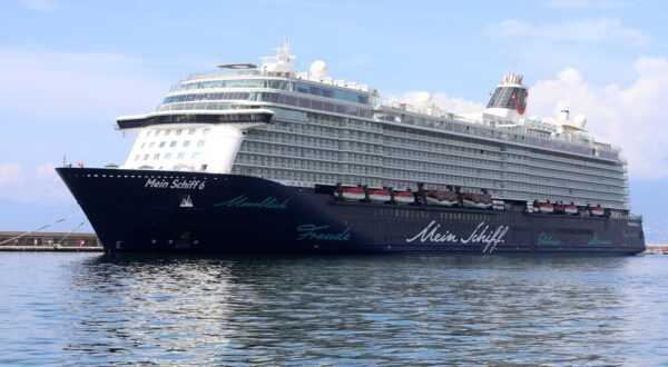 01.07.2024., Rijeka - Kruzer Mein Schiff 6 upovio u rijecku luku pun turista. Photo: Goran Kovacic/PIXSELL