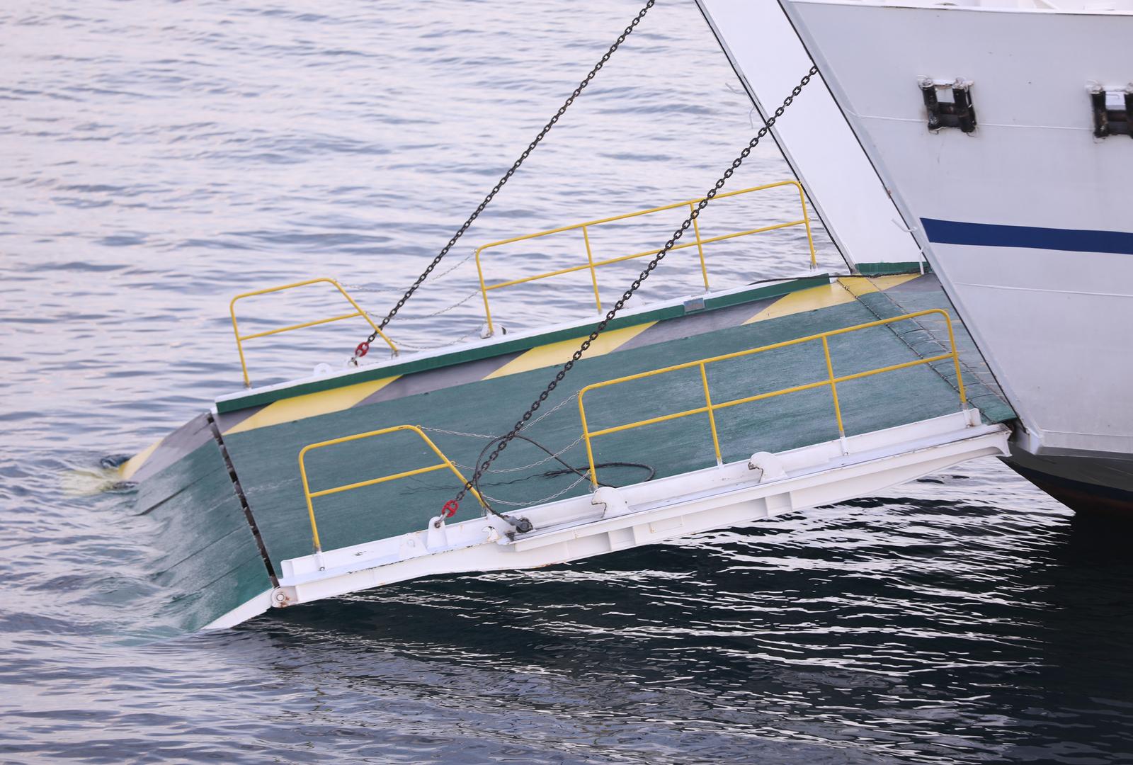 01.09.2024.,Supetar-Jadrolinijin trajekt Mljet nakon sinosnjeg kvara na rampi koja se otvorila u plovidbi privezan je u Supetarskoj luci. Photo: Ivo Cagalj/PIXSELL