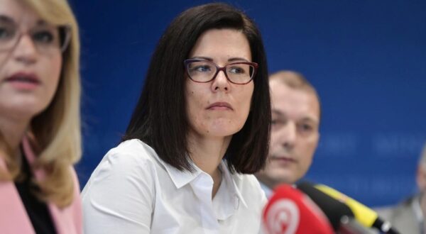 03.03.2023.,  Zagreb -Ministrica turizma i sporta Nikolina Brnjac na konferenciji za medije predstavila je rezultate dva zavrsena javna poziva za dodjelu sredstava turistickim projektima iz NPOO-a, a uz Marusku Vizek i rezultate analize Ekonomskog instituta u Zagrebu o ocekivanom gospodarskom ucinku ulaganja u zdravstveni turizam putem navedenih poziva. Ti javni pozivi za ulaganja u javnu i privatnu turisticku infrastrukturu u okviru NPOO-a, ukupne vrijednosti 289,3 milijuna eura, objavljeni su pocetkom lanjskog listopada s rokom za prijave do 1. ozujka 2023. Photo: Igor Soban/PIXSELL