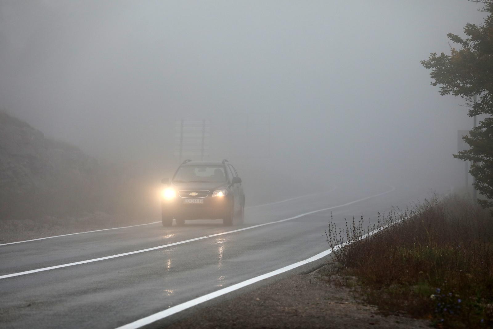 05.10.2021., Rijeka - Magla kroz Gorski kotar na staroj cesti Rijeka-Zagreb na Gornjem Jelenju. 
Photo: Goran Kovacic/PIXSELL Photo: Goran Kovacic/PIXSELL