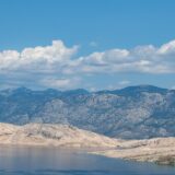 06.08.2024., Pag - Pogled na Pag sa vidikovca Dubocica. Photo: Sime Zelic/PIXSELL