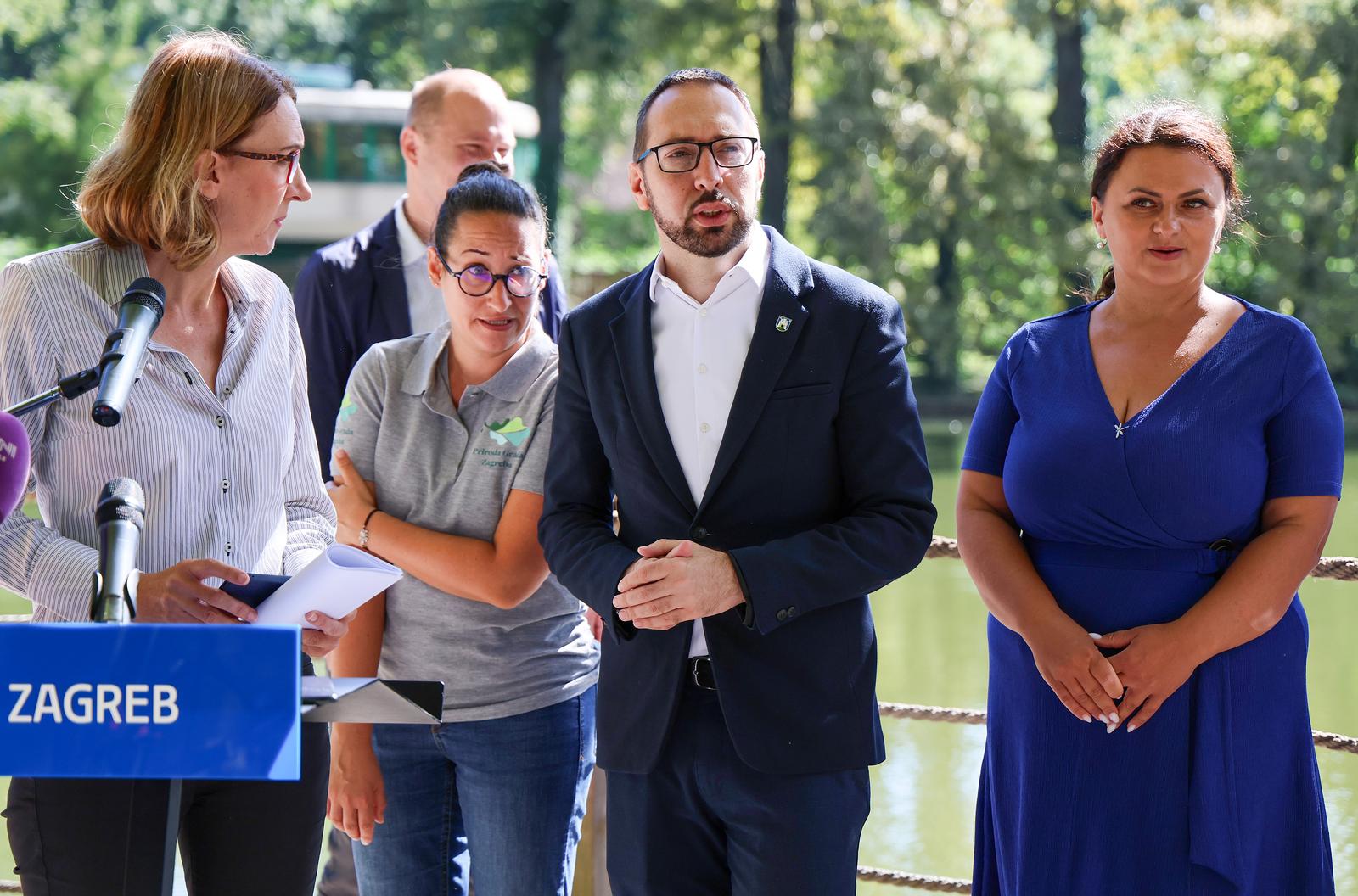 06.09.2024., Zagreb - Park Maksimir. gradonacelnik Tomislav Tomasevic i zamjenik gradonacelnika Luka Korlaet, zajedno s Nikom Dolenc, ravnateljicom Javne ustanove za upravljanje prirodnim vrijednostima Grada  Zagreba obiljezili su 230. obljetnicu Parka Maksimir i 30 godina rada Javne ustanove prigodnim govorom i voznjom u camcu. Photo: Sanjin Strukic/PIXSELL