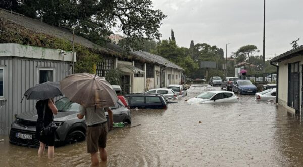 09.09.2024., Dubrovnik - Jaka kisa i nevrijeme uzrokovalo poplave u odredenim djelovima grada.

 Photo: Grgo Jelavic/PIXSELL