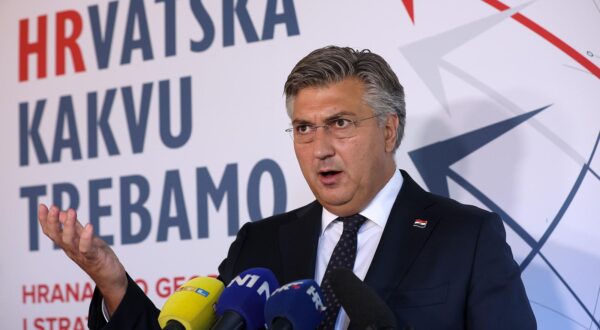 10.09.2024., Koprivnica - Konferencija "Hrvatska kakvu trebamo: Hrana kao geopoliticko i stratesko pitanje" odrzana je u Restoranu Stagelj. Nakon konferencije predsjednik Vlade RH Andrej Plenkovic dao je izjavu okupljenim medijima. Photo: Goran Stanzl/PIXSELL