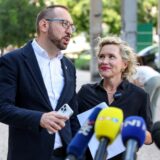 10.09.2024., Zagreb - Dr.sc. Ivana Kekin dr.med. odabrana je od clanstva Mozemo! za kandidatkinju stranke na predstojecim izborima za predsjednicu Republike Hrvatske. Tim povodom predstavila je kandidaturu na Europskom trgu u Zagrebu. Tomislav Tomasevic, Ivana Kekin, Sanda Bencic Photo: Igor Kralj/PIXSELL