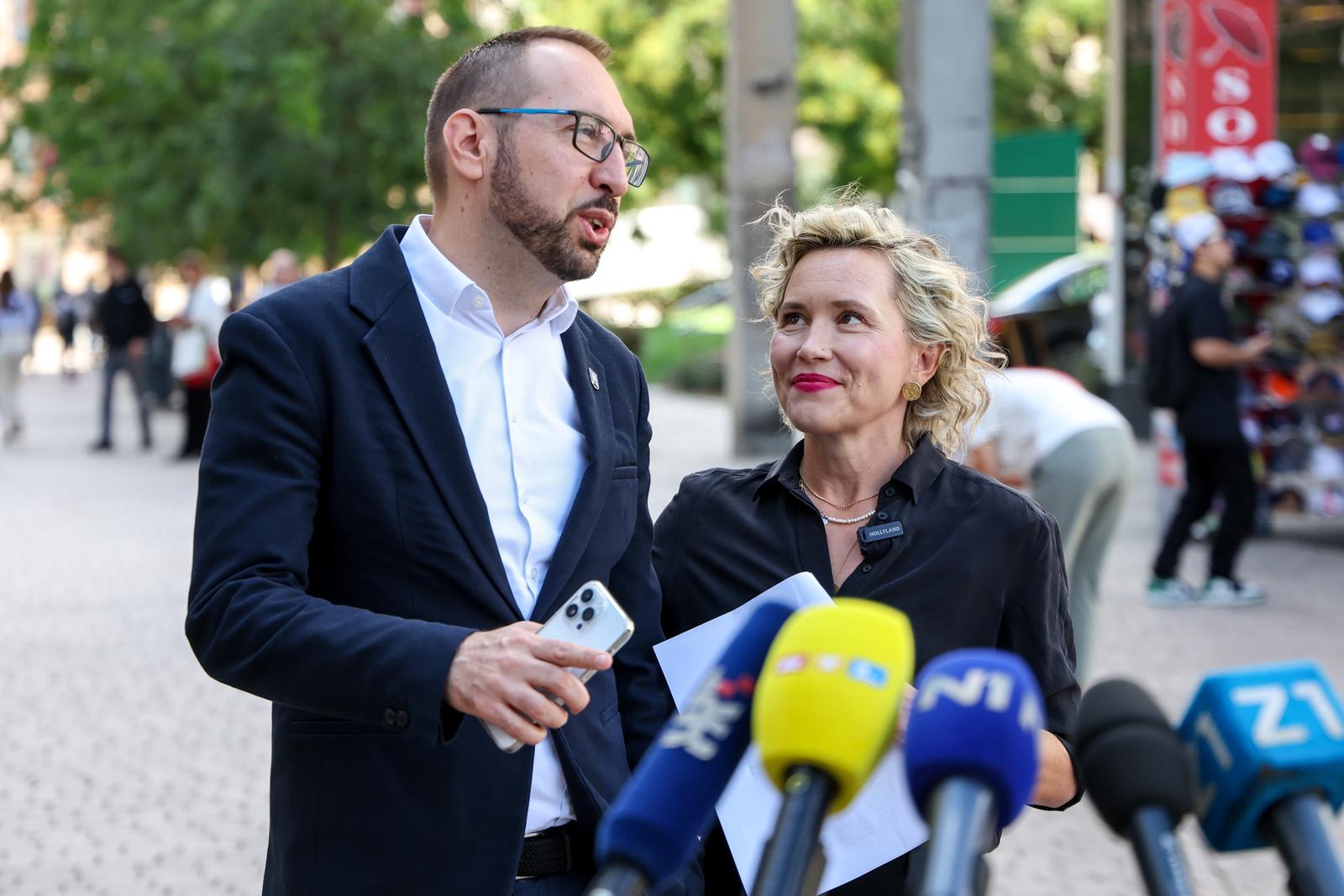 10.09.2024., Zagreb - Dr.sc. Ivana Kekin dr.med. odabrana je od clanstva Mozemo! za kandidatkinju stranke na predstojecim izborima za predsjednicu Republike Hrvatske. Tim povodom predstavila je kandidaturu na Europskom trgu u Zagrebu. Tomislav Tomasevic, Ivana Kekin, Sanda Bencic Photo: Igor Kralj/PIXSELL