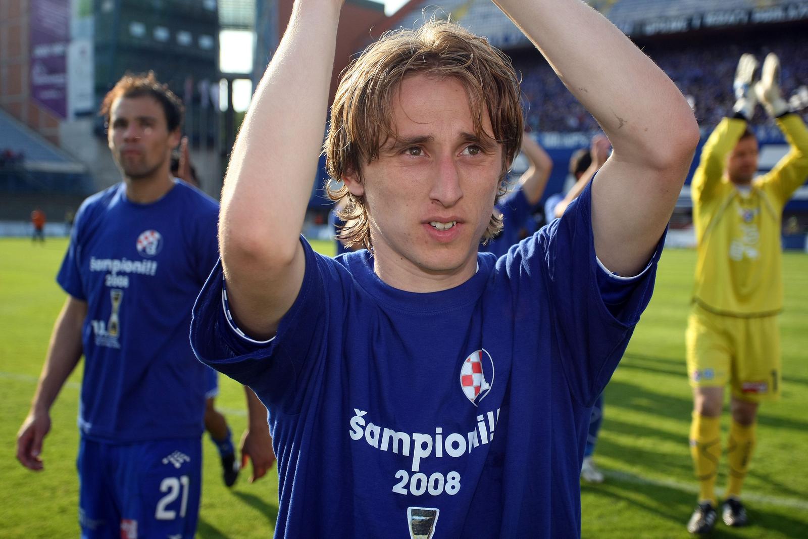 10.05.2008., Zagreb - Luka Modric oprostio se od Maksimira pobjedom Dinama nad  Rijekom u posljednjem kolu HNL-a (6:1). Modri su u klupske vitrine donijeli jos jedan pehar prvaka Hrvatske. Luka Modric."nPhoto: Dalibor Urukalovic/PIXSELL