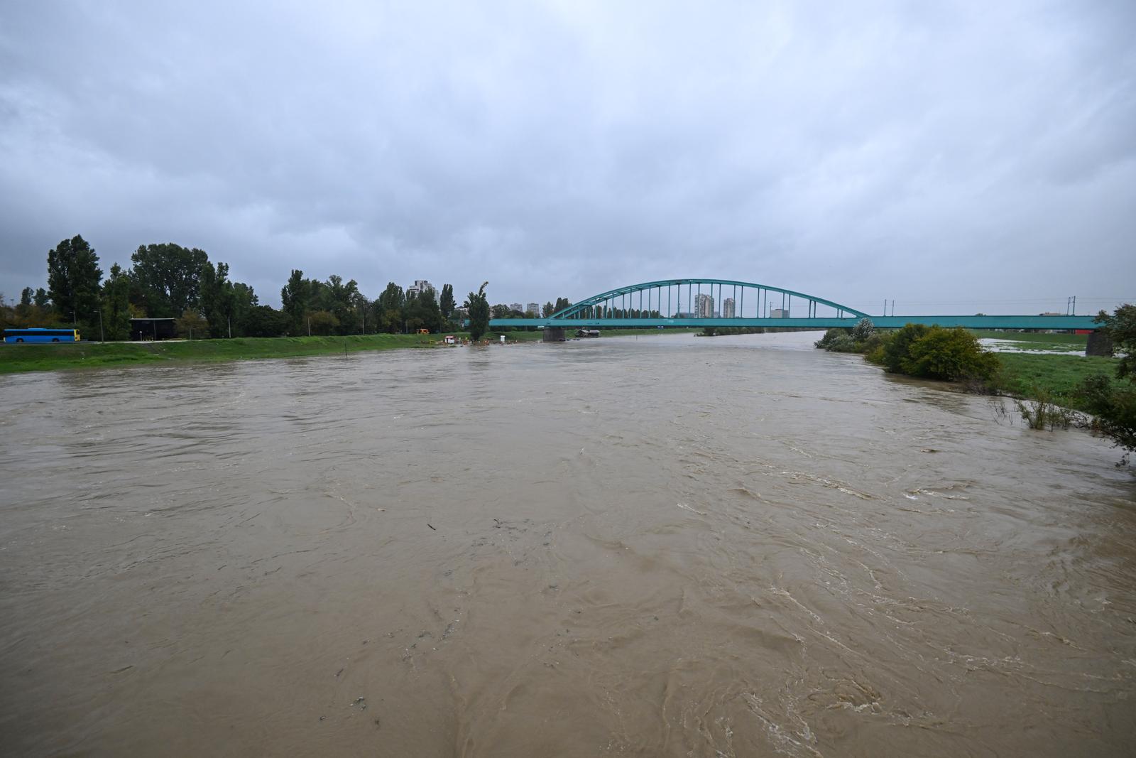 13.09.2024., Zagreb - Rijeka Sava izlila se iz korita zbog velikih oborina koje padaju od jucer. Photo: Igor Soban/PIXSELL