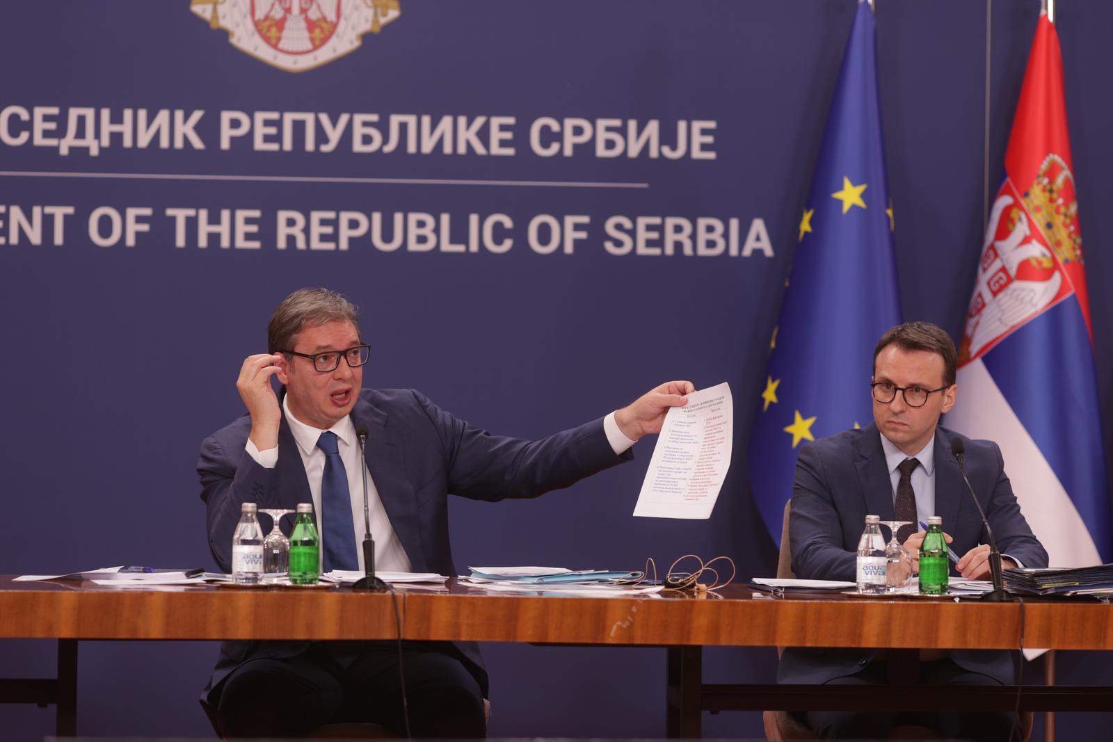 Aleksandar Vučić i Petar Petković