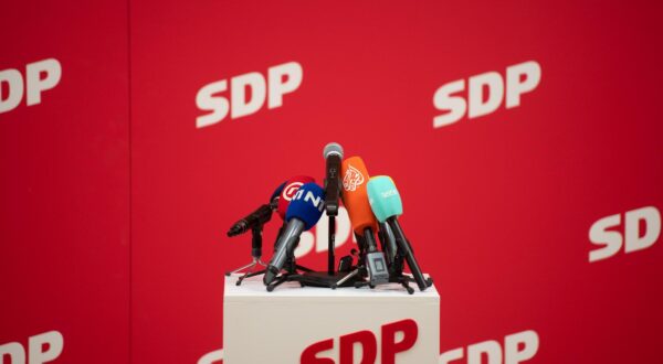 14.09.2024., Zagreb - Izbori u SDP-u. Docek izbornih rezultata organiziran je u sredisnjici stranke od 19 sati. Obracanje predsjednika Sredisnje izborne komisije odrzano je oko 20 sati. Snimljen je dolazak istaknutijih clanova stranke. Photo: Marko Juric/PIXSELL