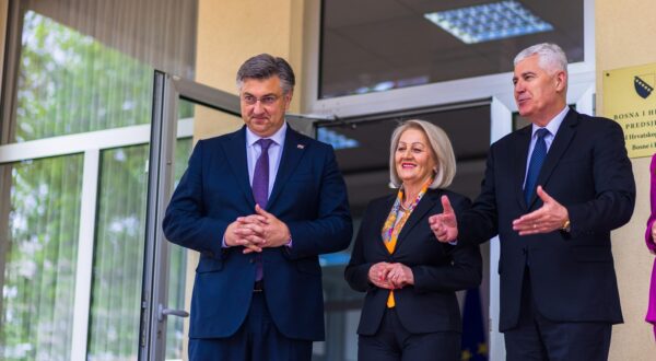 16.04.2024. Mostar: Premijer Republike Hrvatske Andrej Plenkovic, sastao se sa Draganom Covicem i Borjanom Kristo, uoci otvorenja mostarskog sajma kojem je Republika Hrvatska, zemlja partner. 
 Photo: Denis Kapetanović/PIXSELL