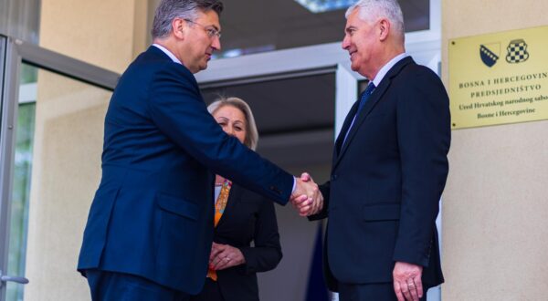 16.04.2024. Mostar: Premijer Republike Hrvatske Andrej Plenkovic, sastao se sa Draganom Covicem i Borjanom Kristo, uoci otvorenja mostarskog sajma kojem je Republika Hrvatska, zemlja partner. 
 Photo: Denis Kapetanović/PIXSELL