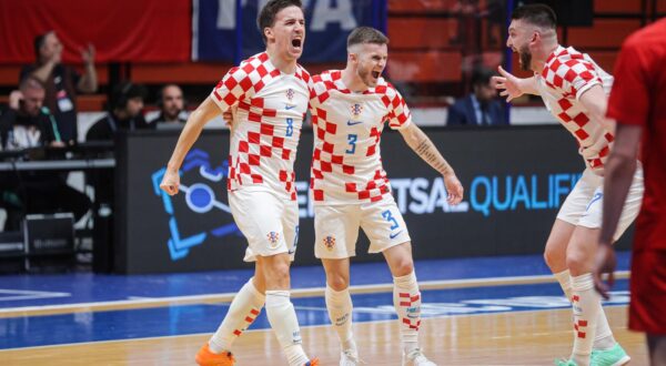 16.04.2024., KC Drazen Petrovic, Zagreb - Druga utakmica dodatnih kvalifikacija za plasman na Svjetsko prvenstvo u futsalu, Hrvatska - Poljska. Antonio Sekulic, Dario Marinovic, Duje Kustura Photo: Luka Stanzl/PIXSELL