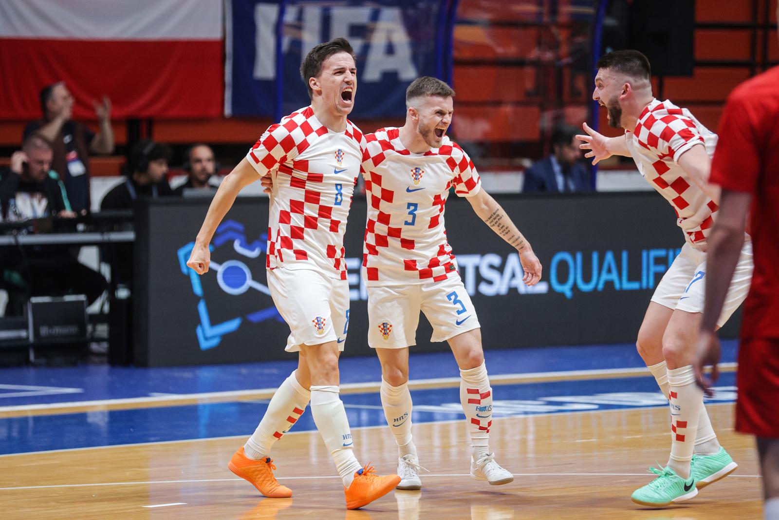 16.04.2024., KC Drazen Petrovic, Zagreb - Druga utakmica dodatnih kvalifikacija za plasman na Svjetsko prvenstvo u futsalu, Hrvatska - Poljska. Antonio Sekulic, Dario Marinovic, Duje Kustura Photo: Luka Stanzl/PIXSELL