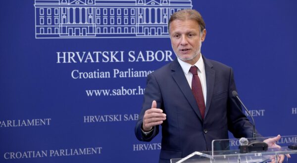 17.09.2024., Zagreb - Na konferenciji za medije  o novoj sjednici Sabora govorio je zastupnik Gordan Jandrokovic.  Photo: Patrik Macek/PIXSELL