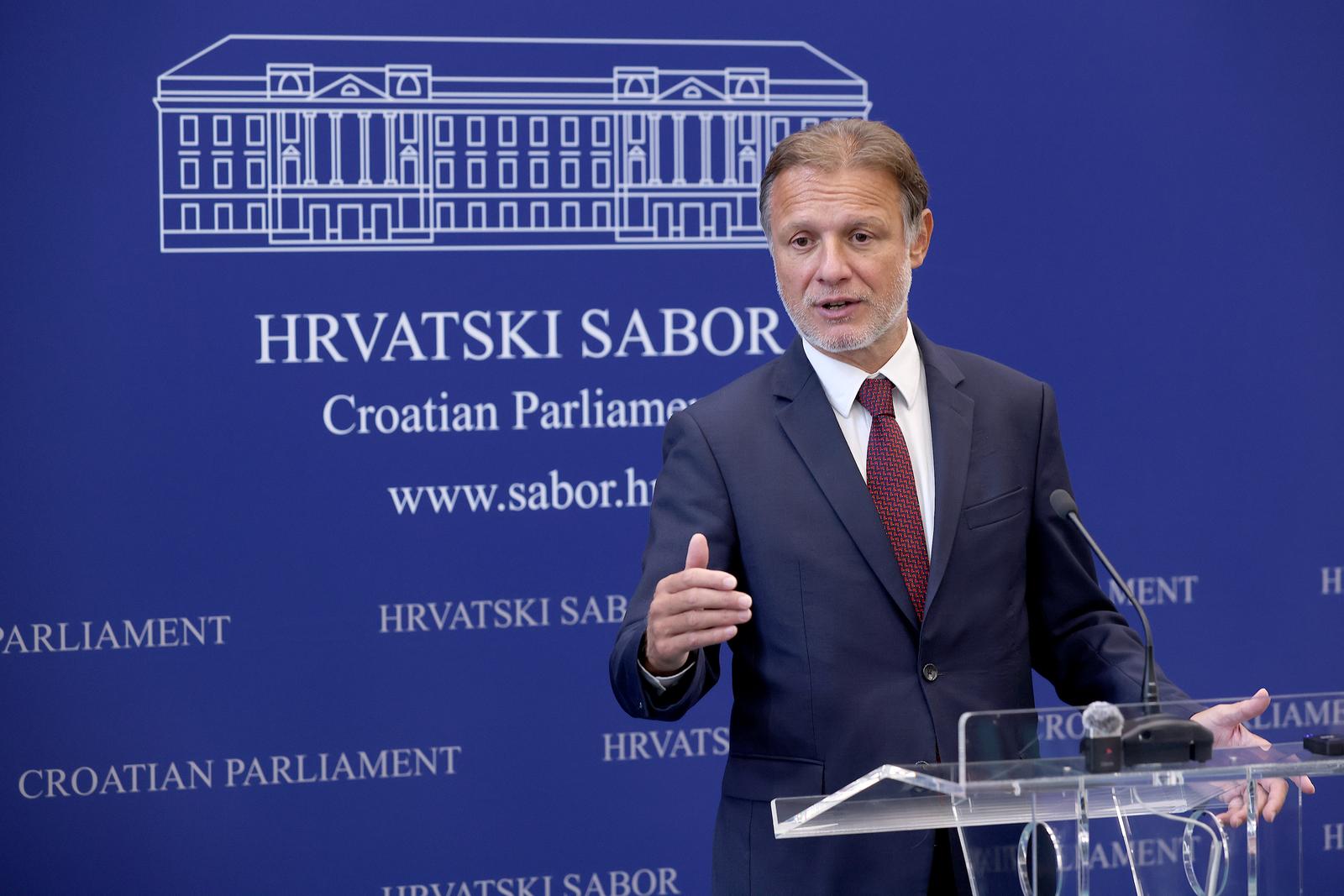 17.09.2024., Zagreb - Na konferenciji za medije  o novoj sjednici Sabora govorio je zastupnik Gordan Jandrokovic.  Photo: Patrik Macek/PIXSELL