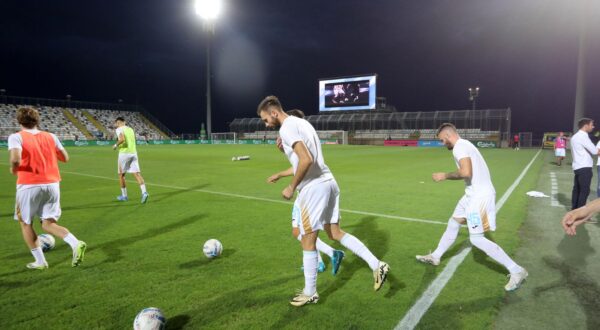 18.08.2024., stadion HNK Rijeka, Rijeka - SuperSport HNL, 3. kolo, HNK Rijeka - Istra 1961. Zagrijavanje prije utakmice. Photo: Goran Kovacic/PIXSELL