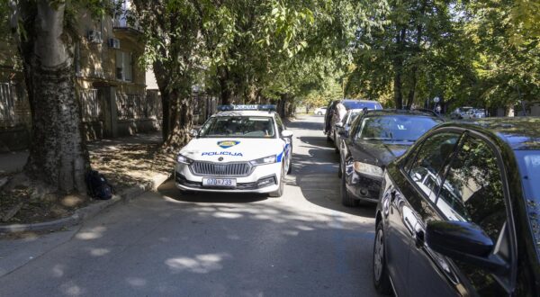 21.09.2024., Osijek - Vise osoba uhiceno je jutros na podrucju Zagreba, Osijeka i Vukovara zbog sumnje u koruptivna kaznena djela, a medju njima je i Josip Skoric, bivsi sef Hrvatskih cesta: Djelatnici policije provode pretres u Skoricevoj kuci.  Photo: Borna Jaksic/PIXSELL