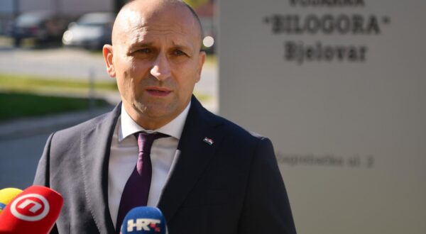 23.9.2024., Vojarna "Bilogora", Bjelovar, Hrvatska - Ministar obrane Ivan Anusic, u posjetu vojarni "Bilogora" gdje se sastaje sa pripadicima Hrvatske kopnene vojske. Photo: Josip Mikacic/PIXSELL