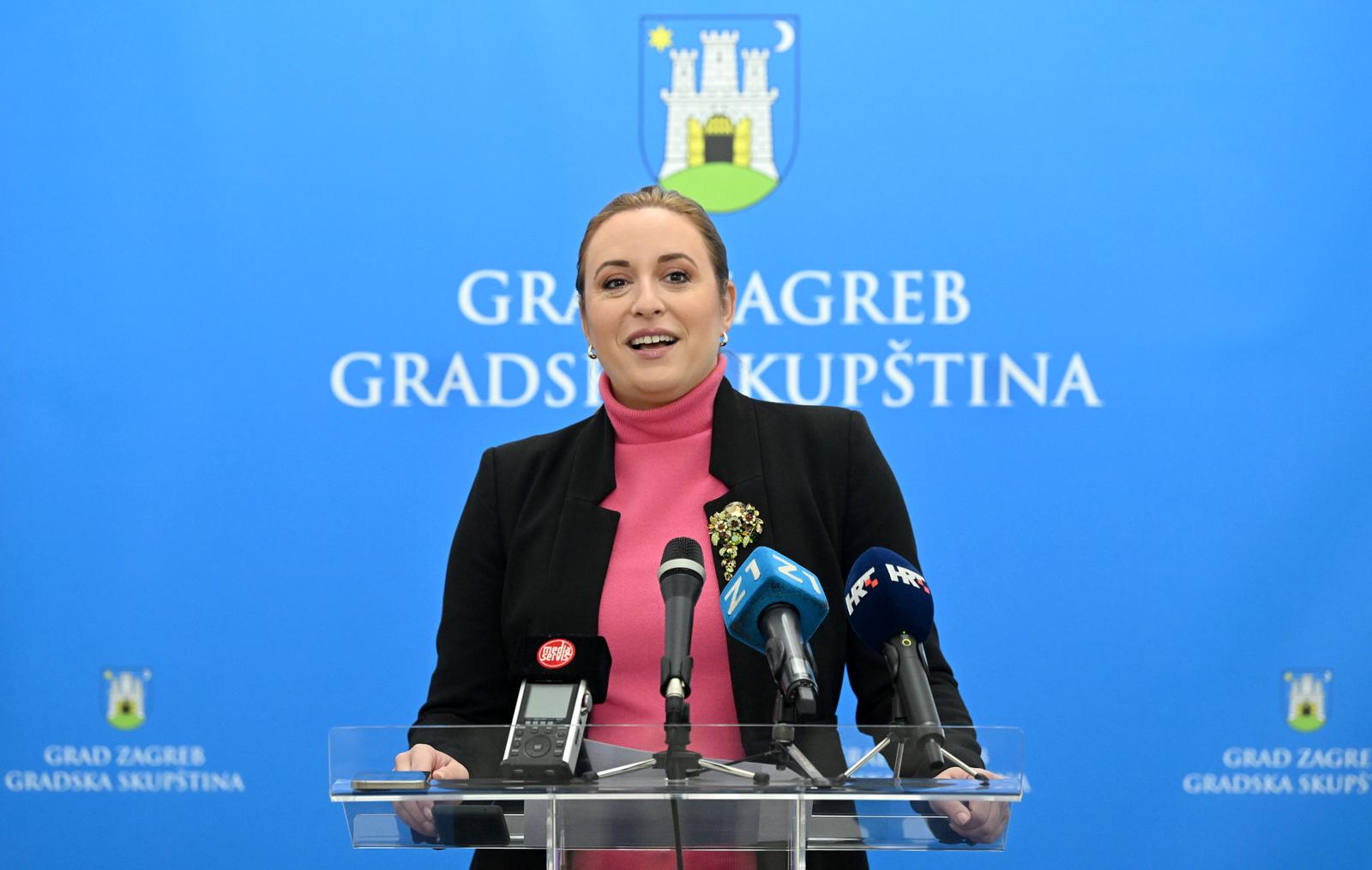 24.04.2024., Zagreb - Nestranacka gradska zastupnica Dina Vasic na konferenciji za medije u Staroj gradskoj vijecnici. Photo: Marko Lukunic/PIXSELL