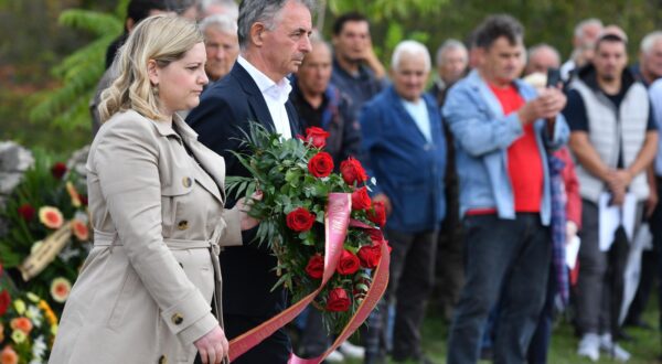 28.09.2024., Varivode - U organizaciji Srpaskog narodnog vijeca i Vijeca srpske nacionalne manjine organizirana je komemoracija za mjestane sela Varivode, ubijene 1995.godine.  Photo: Hrvoje Jelavic/PIXSELL