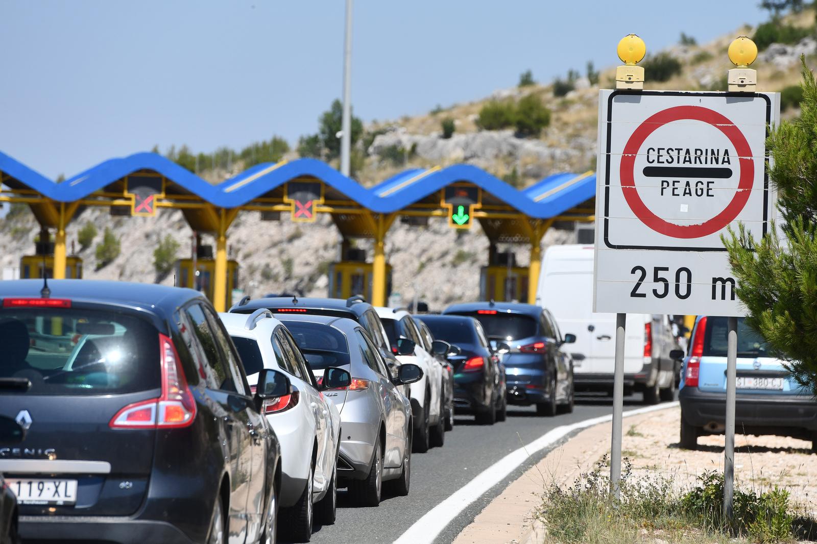 29.06.2027., Sibenik - Od ponedeljka 01.srpnja poskupljuje cestarina na autocesti. Uvodi se sezonaska naplata nakon 4 godine i biti ce tijekom ljeta 10 posto vece cijene. Photo: Hrvoje Jelavic/PIXSELL