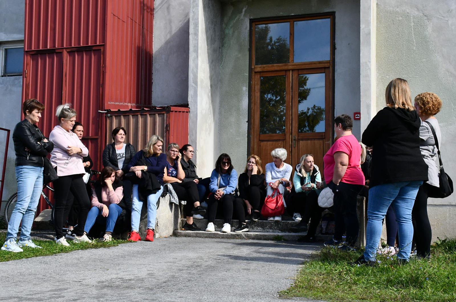 30.09.2024., Daruvar - Trideset djelatnica daruvarske tekstilne tvrtke "Leonarda" dobilo otkaz.  Photo: Ivica Galovic/ PIXSELL/PIXSELL