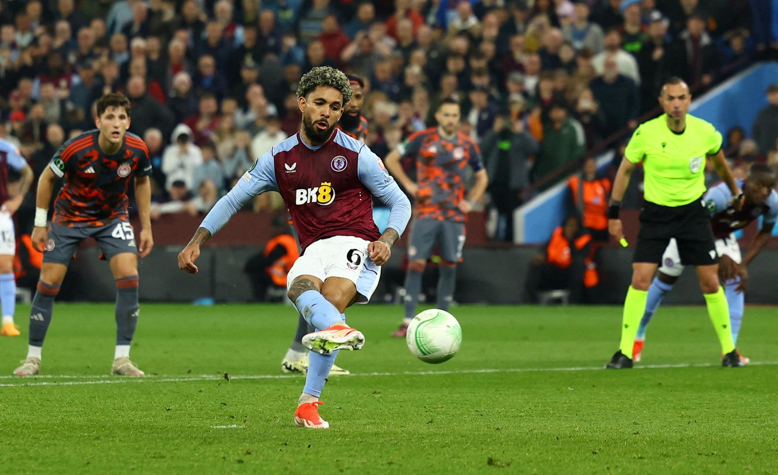 FILE PHOTO: Soccer Football - Europa Conference League - Semi Final - First Leg - Aston Villa v Olympiacos - Villa Park, Birmingham, Britain - May 2, 2024  Aston Villa's Douglas Luiz misses from the penalty spot REUTERS/Molly Darlington/File Photo Photo: MOLLY DARLINGTON/REUTERS