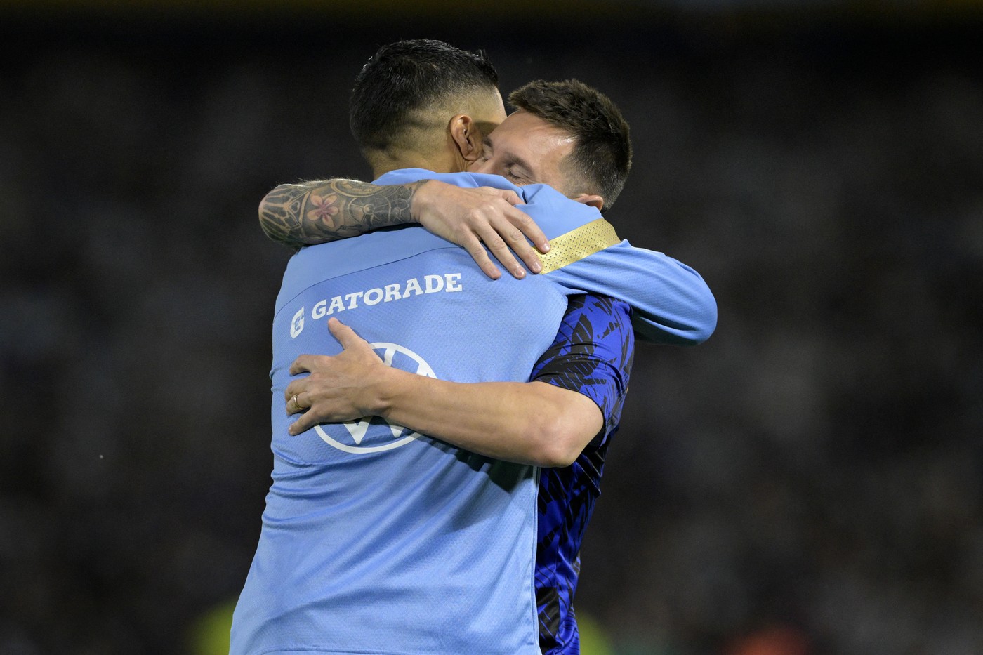 Uruguay's forward Luis Suarez (L) and Argentina's forward Lionel Messi (R) hug during the warm up before the 2026 FIFA World Cup South American qualification football match between Argentina and Uruguay at La Bombonera stadium in Buenos Aires on November 16, 2023.,Image: 822510851, License: Rights-managed, Restrictions: , Model Release: no, Credit line: JUAN MABROMATA / AFP / Profimedia