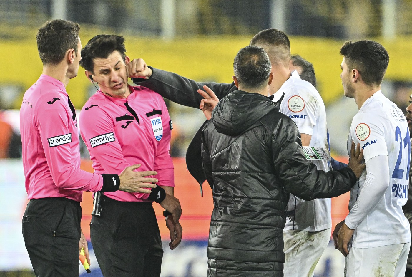 ANKARA, TURKIYE - DECEMBER 11: Faruk Koca, President of MKE Ankaragucu throws a punch to the referee Halil Umut Meler after the Turkish Super Lig week 15 soccer match between MKE Ankaragucu and Rizespor at Eryaman Stadium in Ankara, Turkiye on December 11, 2023. The match ended 1-1. Emin Sansar / Anadolu,Image: 828646811, License: Rights-managed, Restrictions: , Model Release: no, Credit line: Emin Sansar / AFP / Profimedia