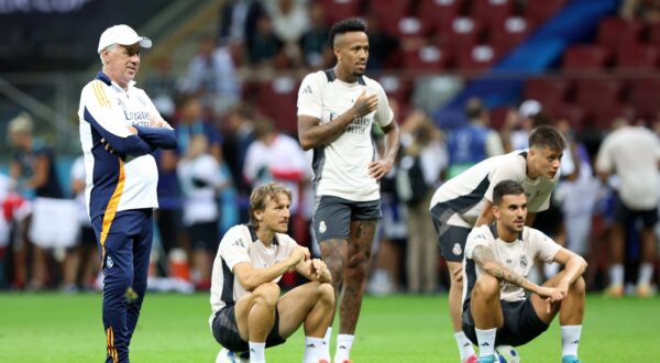 WARSZAWA 13.08.2024 TRENING REALU MADRYT PRZED MECZEM O SUPERPUCHAR EUROPY SEZON 2024/25 --- REAL MADRID TRAINING SESSION BEFORE UEFA SUPER CUP MATCH IN WARSAW CARLO ANCELOTTI LUKA MODRIC EDER MILITAO ARDA GULER DANI CEBALLOS FOT. /FOTOPYK/NEWSPIX.PL --- Newspix.pl 240813PYK205,Image: 898542581, License: Rights-managed, Restrictions: PUBLICATIONxNOTxINxPOL, Model Release: no, Credit line: PIOTR KUCZA / imago sportfotodienst / Profimedia