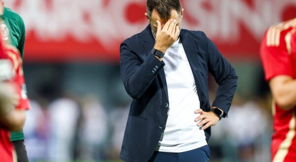 OH Leuven v Standard de Liege - Jupiler Pro League HEVERLEE, BELGIUM - AUGUST 31 : Leko Ivan head coach of Standard de Liege looks dejected after losing the Jupiler Pro League match between OH Leuven and Standard de Liege on August 31, 2024 in Heverlee, Belgium, 31/08/2024 Copyright: xTomasxSiskx,Image: 903677607, License: Rights-managed, Restrictions: PUBLICATIONxNOTxINxFRAxBEL, Model Release: no, Credit line: Tomas Sisk / imago sportfotodienst / Profimedia