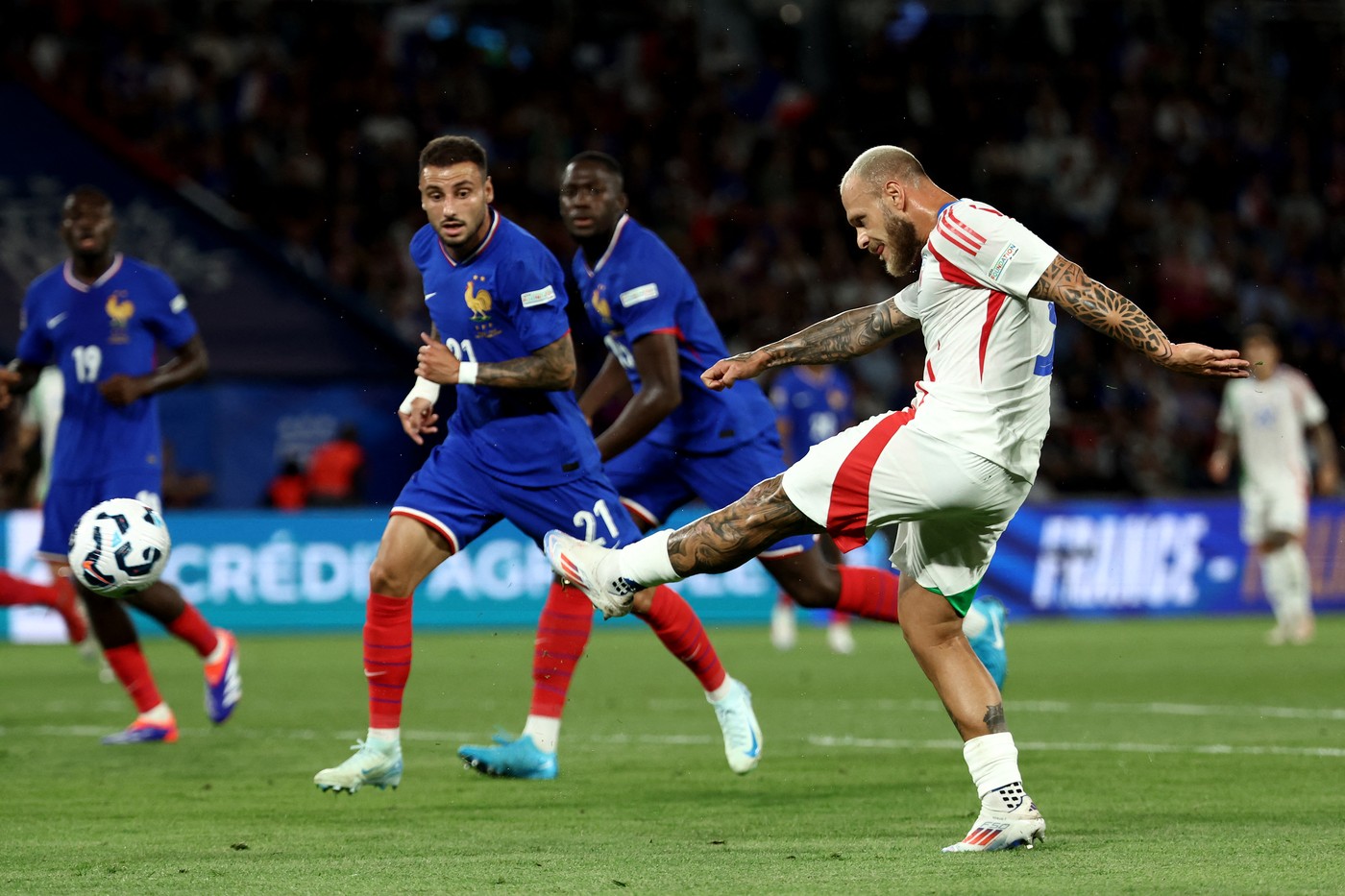 Italy's defender #03 Federico Dimarco kicks the ball and scores during the UEFA Nations League Group A2 football match between France and Italy at the Parc des Princes in Paris on September 6, 2024.,Image: 905358801, License: Rights-managed, Restrictions: , Model Release: no, Credit line: Franck FIFE / AFP / Profimedia