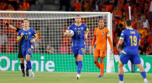 EINDHOVEN, 07-09-2024 , Philips Stadium, Nations League game between Netherlands - Bosnia and Herzegovina . Bosnia and Herzegovina player Edin Dzeko scores the 3-2 Netherlands - Bosnia and Herzegovina x26233896x Copyright:,Image: 905661007, License: Rights-managed, Restrictions: PUBLICATIONxNOTxINxNED, Model Release: no, Credit line: IMAGO / imago sportfotodienst / Profimedia